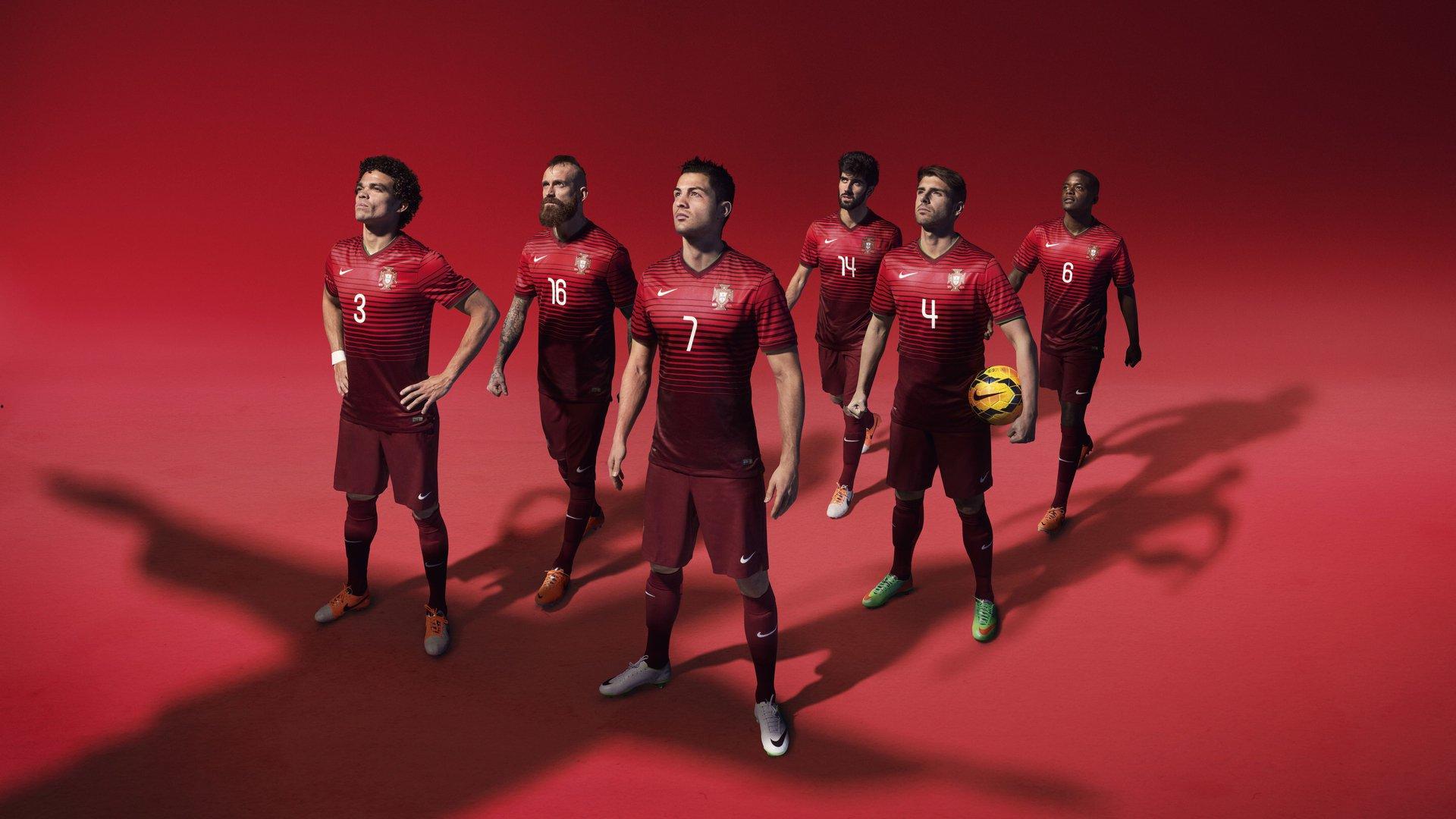 拜仁慕尼黑主场六球横扫门兴,莱万帽子戏法领衔攻击群全面爆发