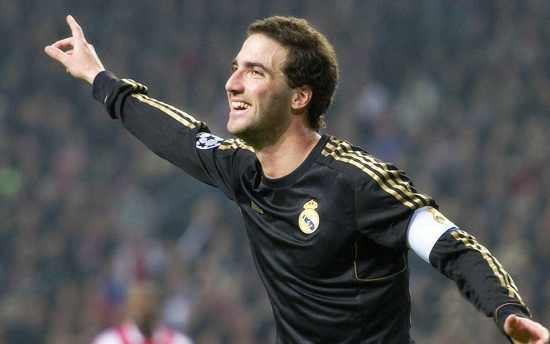 青春风暴席卷王子公园！21岁巴尔科拉成巴黎新核，姆巴佩甘当绿叶辅佐新王崛起